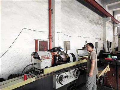 Grinding Machine Workshop